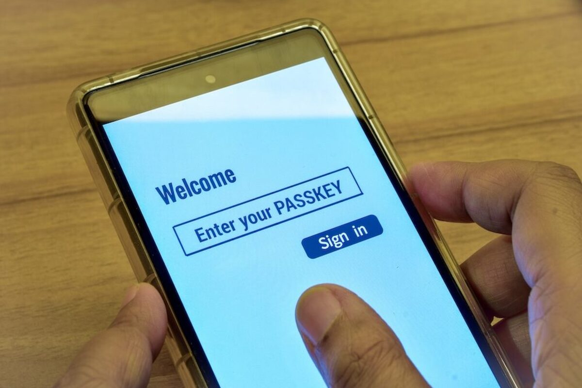 Passkeys on Phones: Recovery After Device Loss
