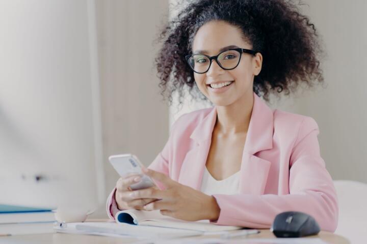 What an AI Assistant Can Actually Do on Your Phone