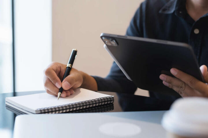 AI Note-Takers and How They Summarize a Meeting
