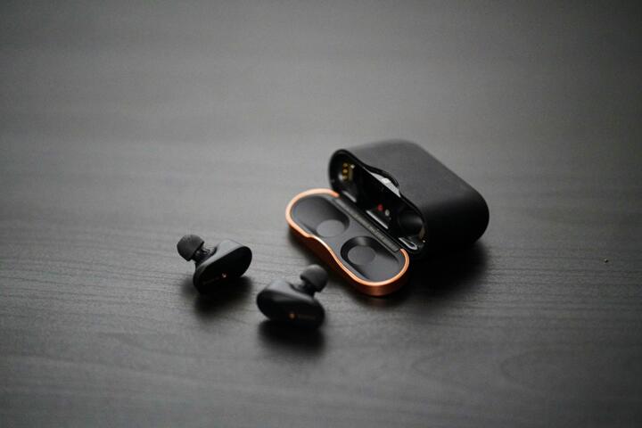Wireless Earbuds Lose Battery Fast. Here's the Reason.
